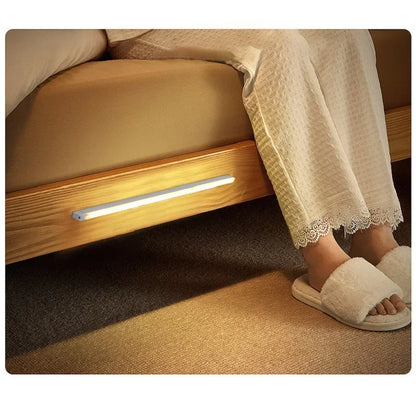 Luz LED Com Sensor Recarregável